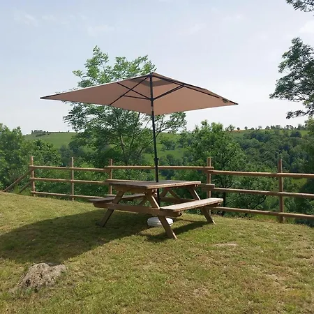 Vakantiehuis Maison De Caractere Au Coeur Des Volcans D'auvergne, Terrasse, Cheminee, Animaux Acceptes - Fr-1-742-534 *