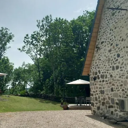 Maison De Caractere Au Coeur Des Volcans D'auvergne, Terrasse, Cheminee, Animaux Acceptes - Fr-1-742-534 Vakantiehuis